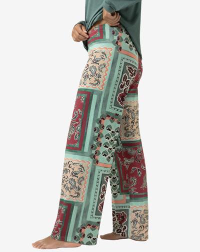 MEY Mystical Maze lange pyjamabroek Peat moss groen patchworkprint in warme tinten
