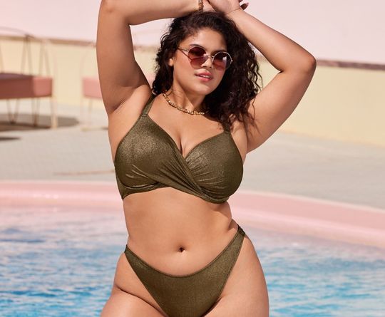 Elomi Swim badmode voor dames met een volle cupmaat.
